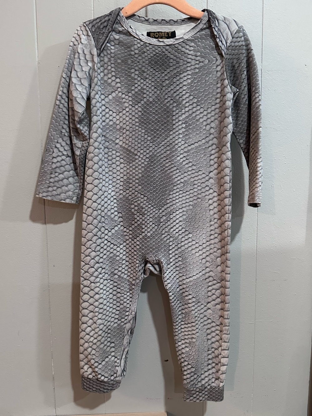 Romy ❤️ lulu Hugo & tiki Snake-Print romper pristine condition. Collectors item